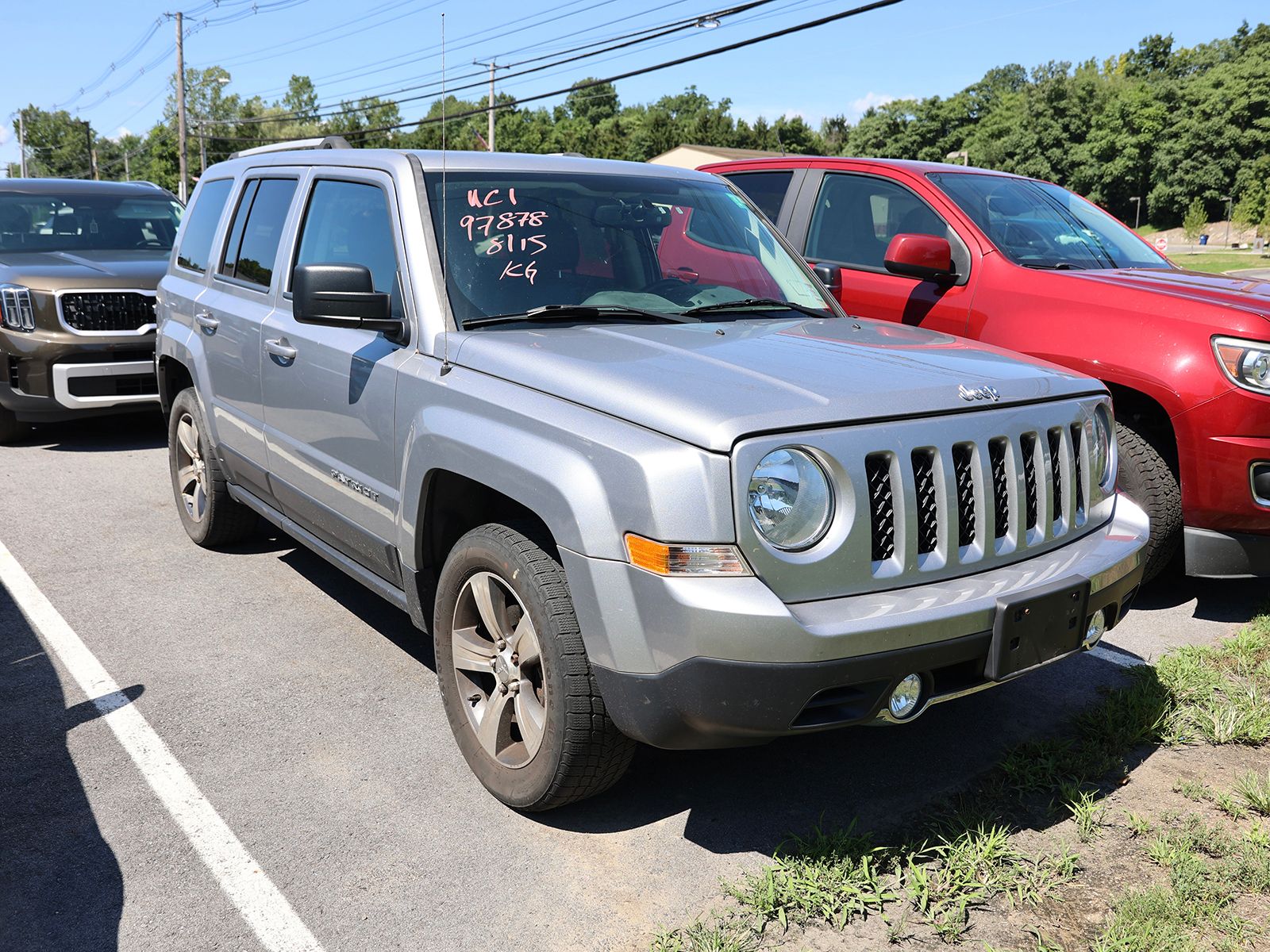 Photo view of 2016 Jeep Patriot in Silver