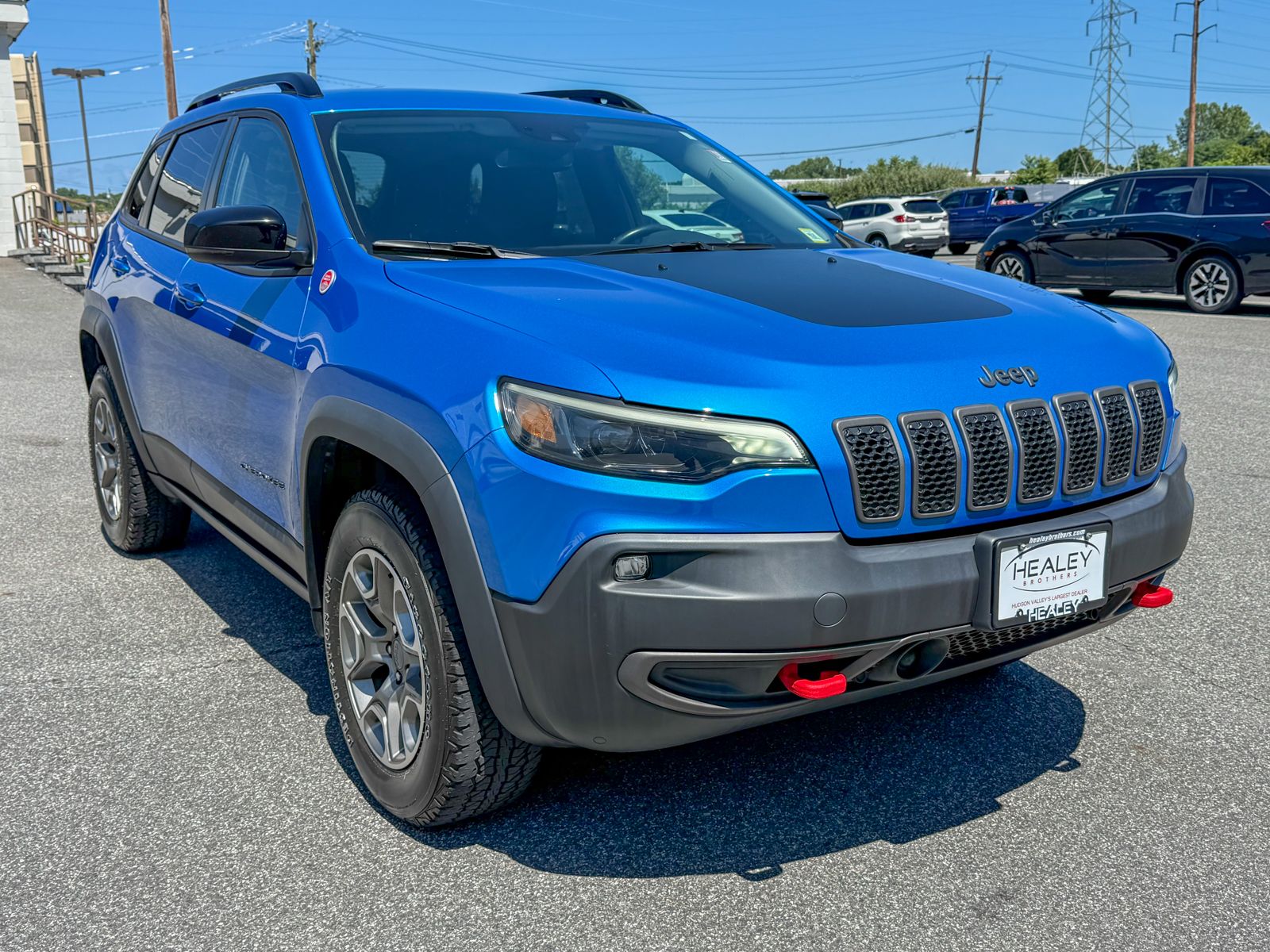 Photo view of 2022 Jeep Cherokee in Blue