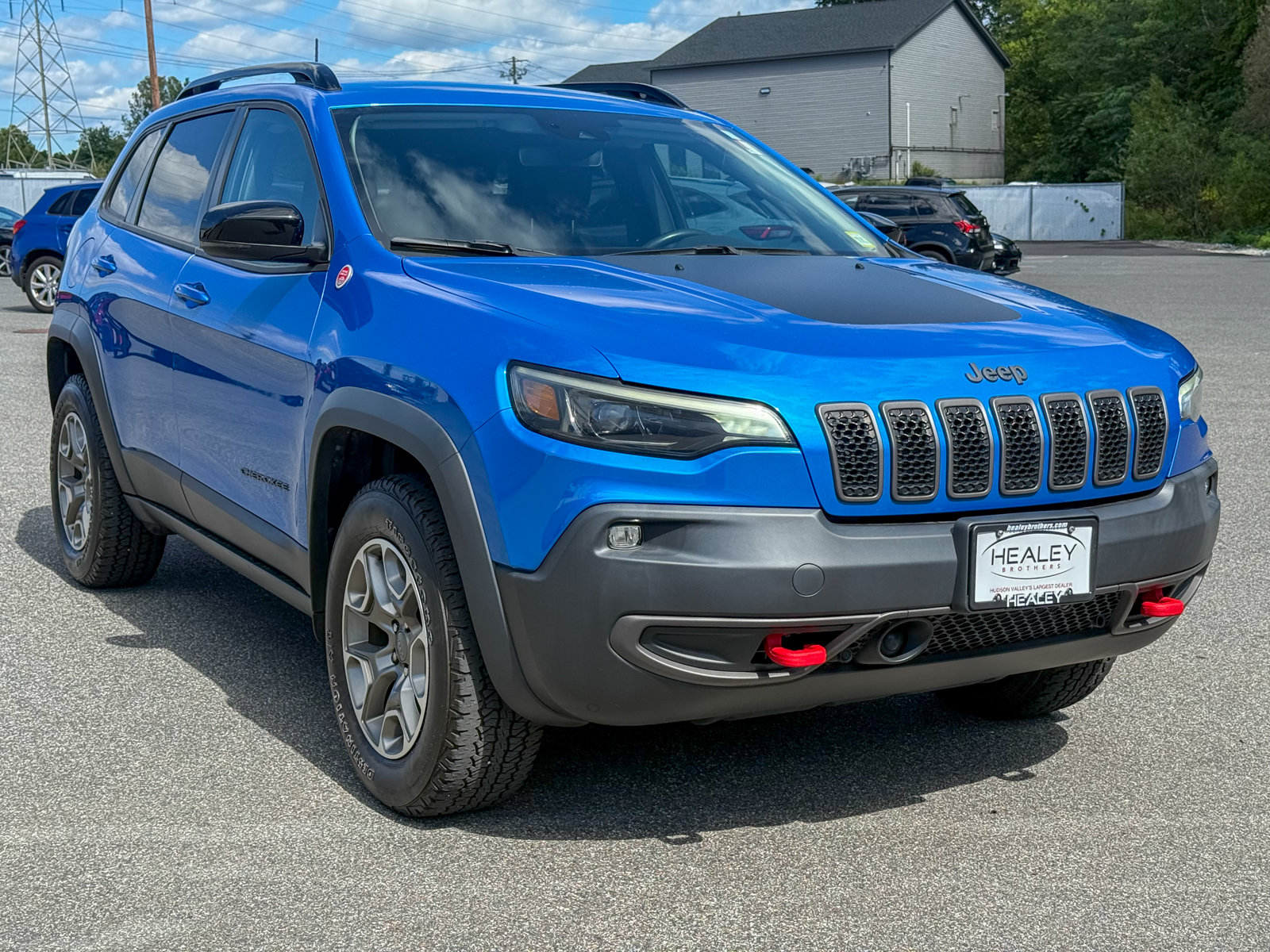 Photo view of 2022 Jeep Cherokee in Blue