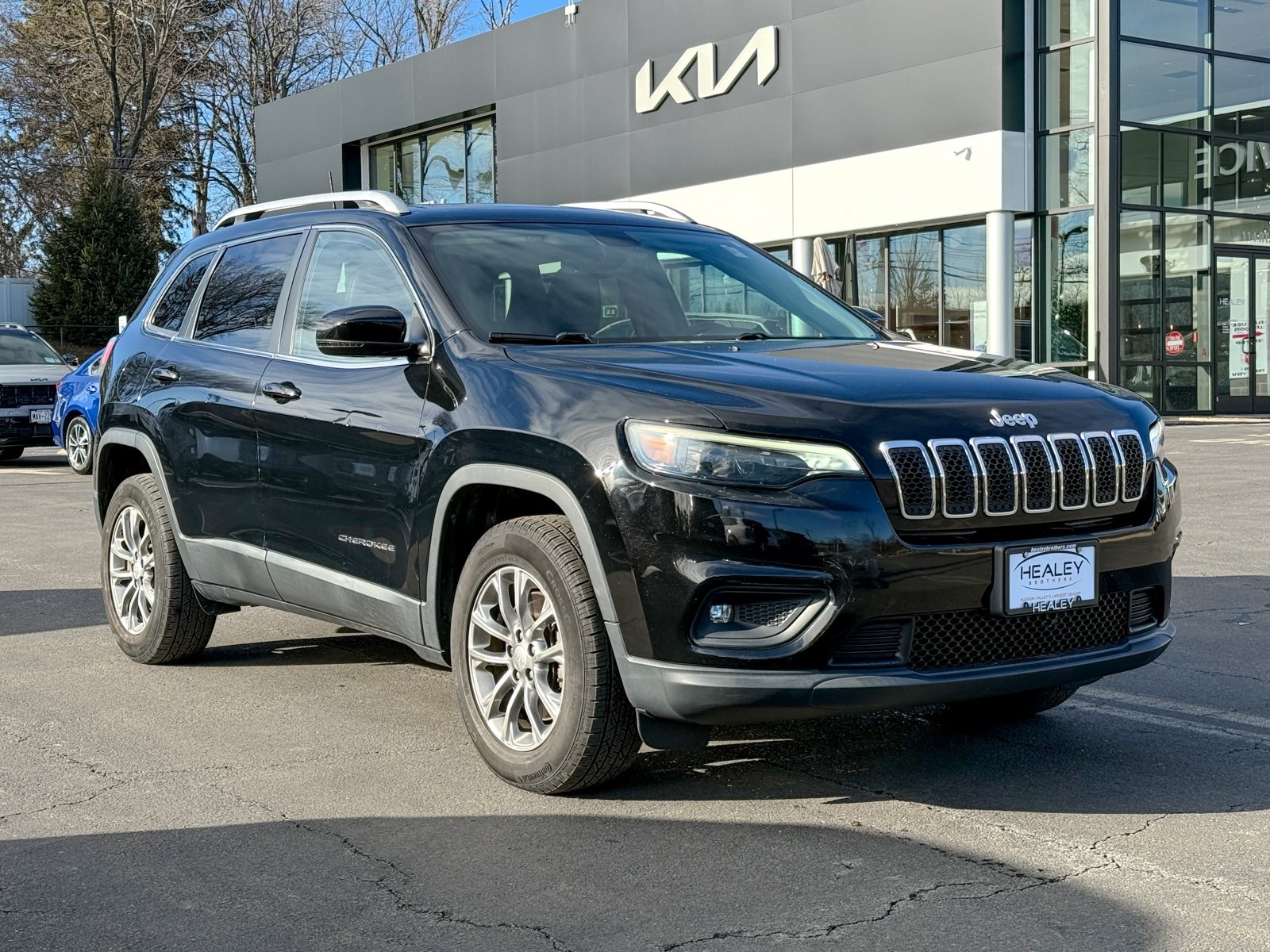 Photo view of 2019 Jeep Cherokee in Black