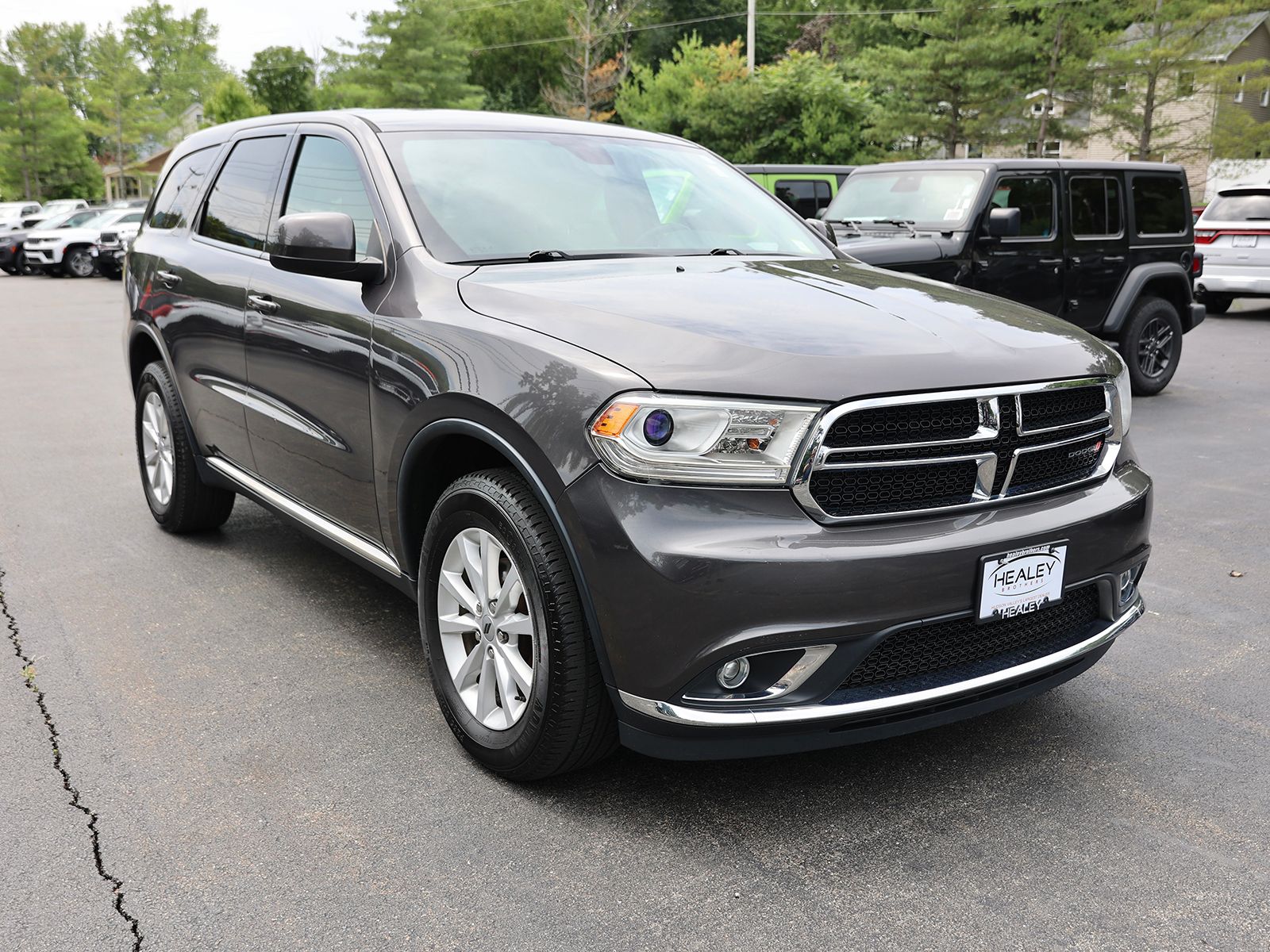 Photo view of 2020 Dodge Durango in Gray