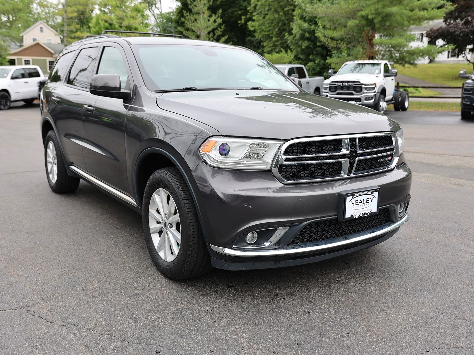 Photo view of 2019 Dodge Durango in Gray