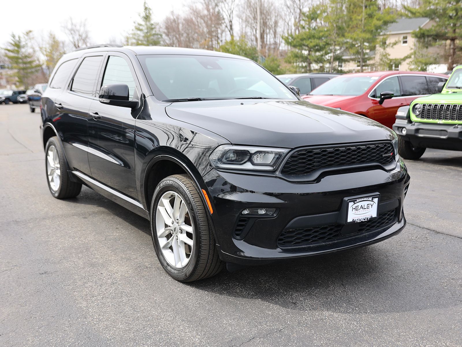 Photo view of 2022 Dodge Durango in Black