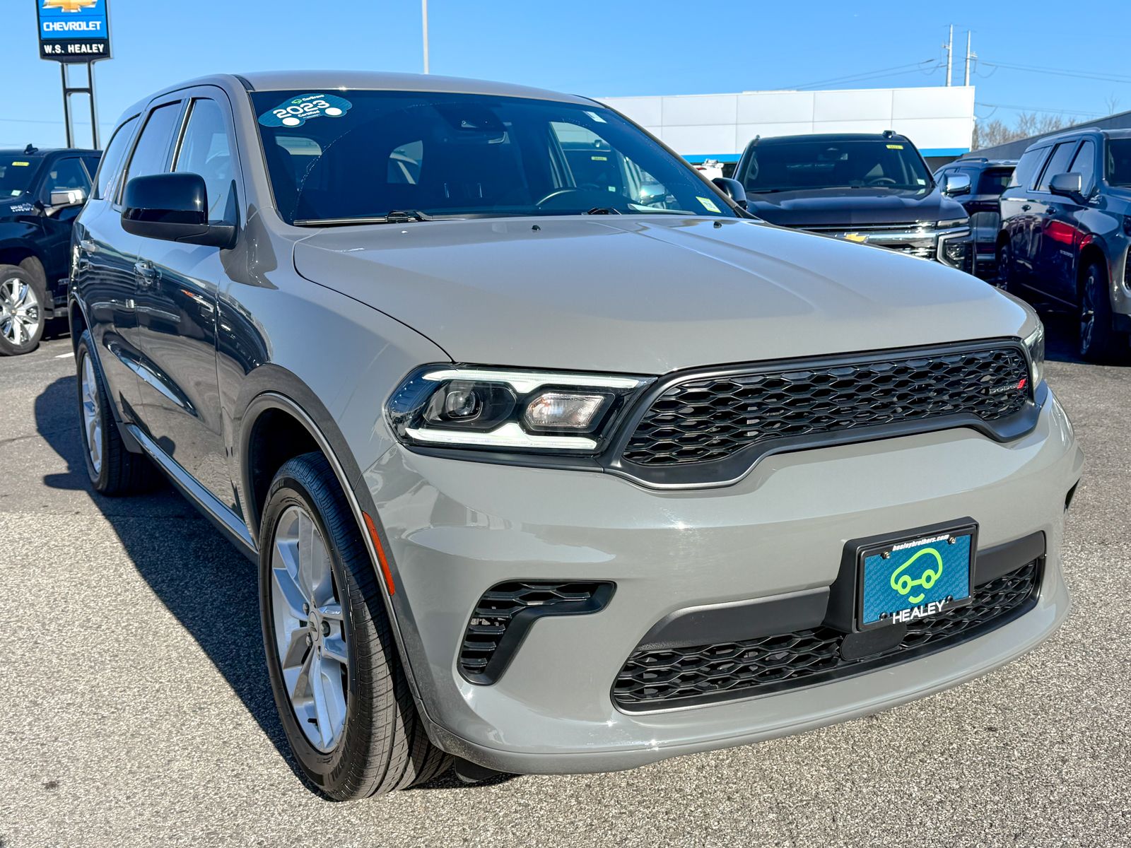 Photo view of 2023 Dodge Durango in Gray