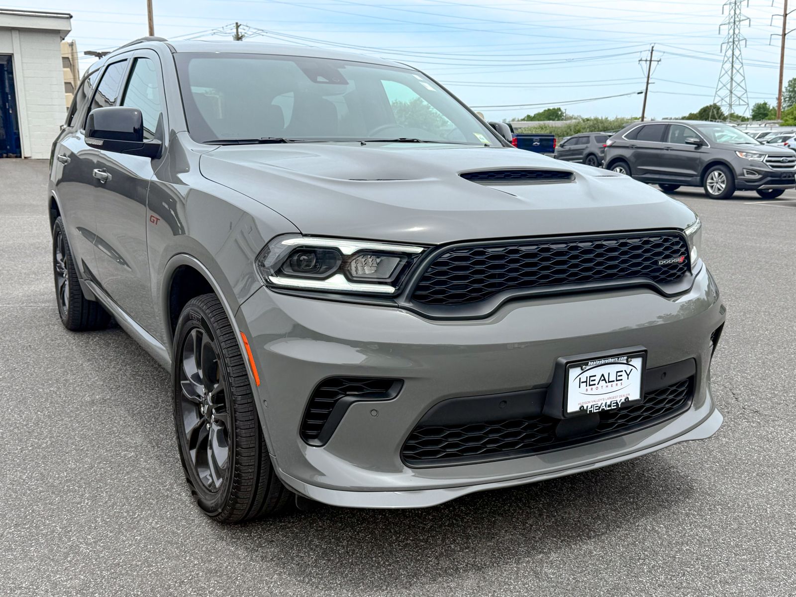 Photo view of 2025 Dodge Durango in Gray