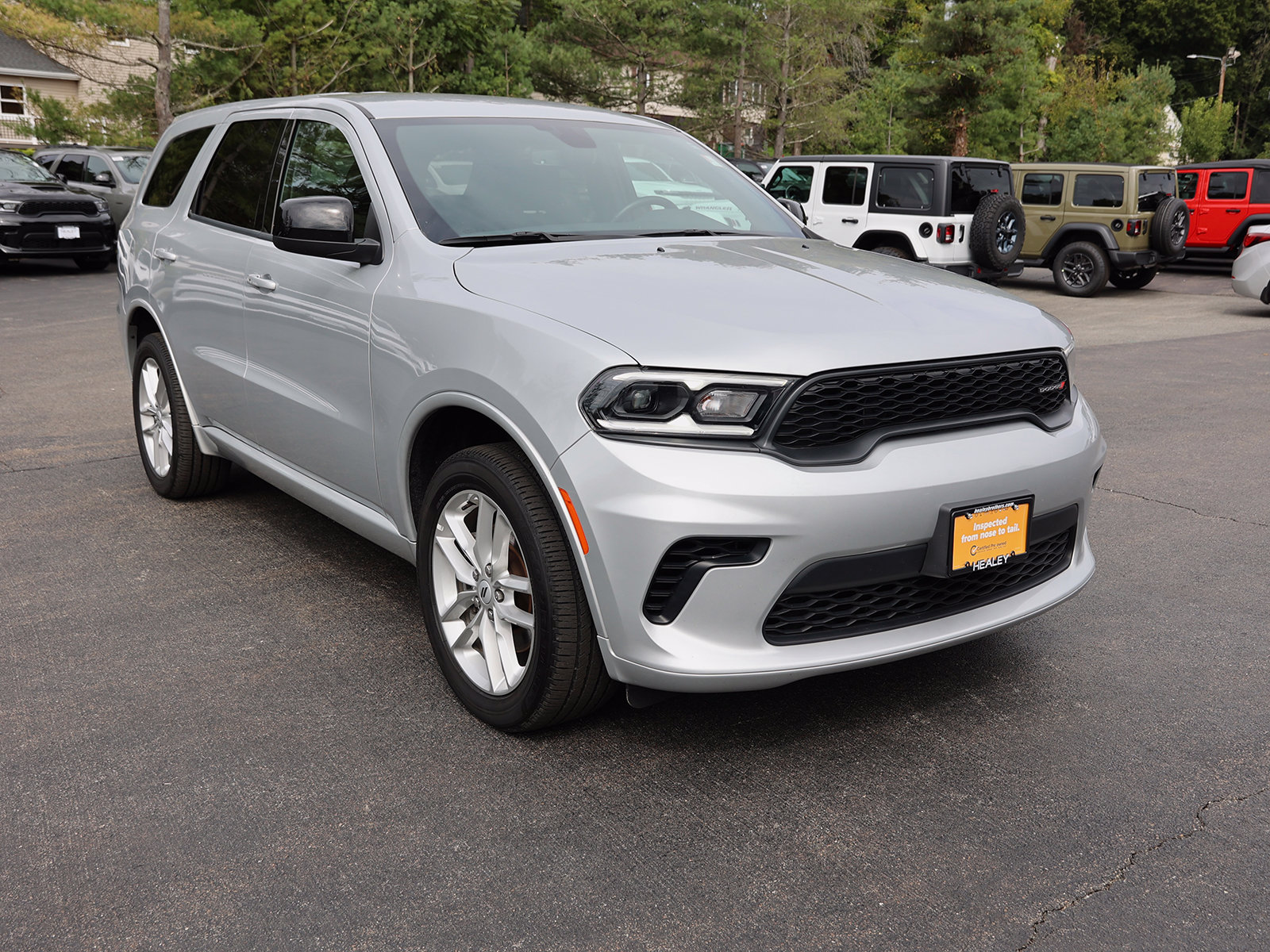 Photo view of 2025 Dodge Durango in Silver