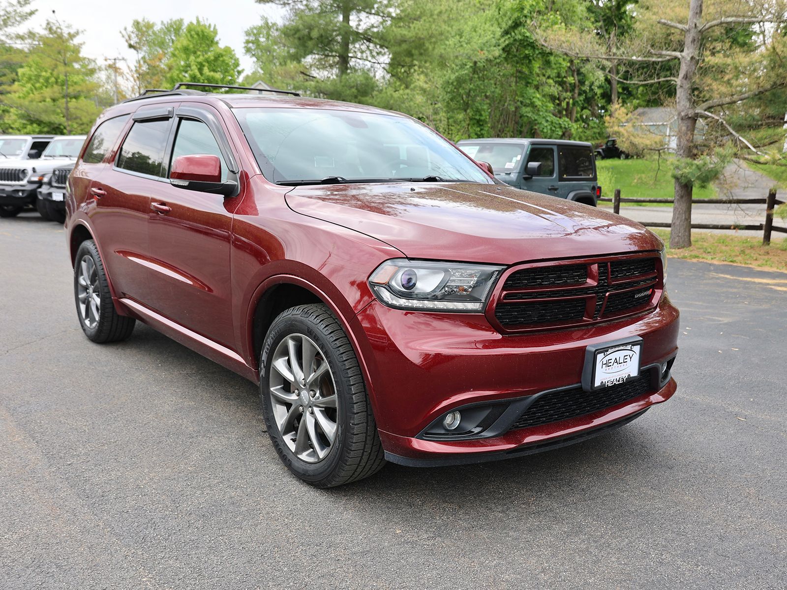Photo view of 2017 Dodge Durango in Red