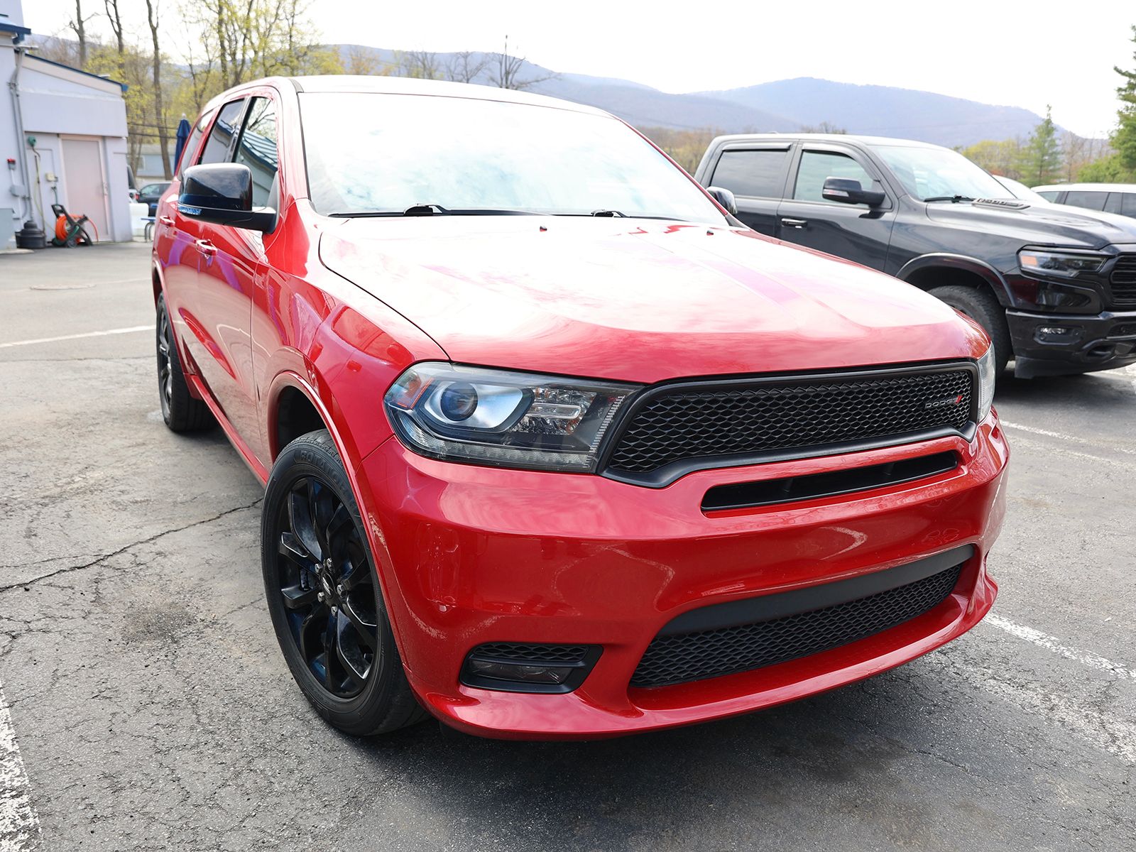 Photo view of 2019 Dodge Durango in Red