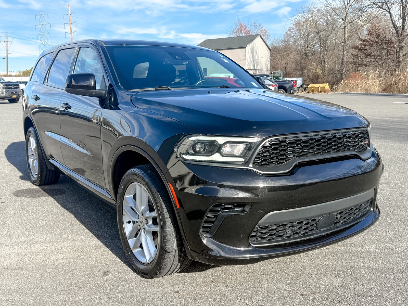 Photo view of 2023 Dodge Durango in Black