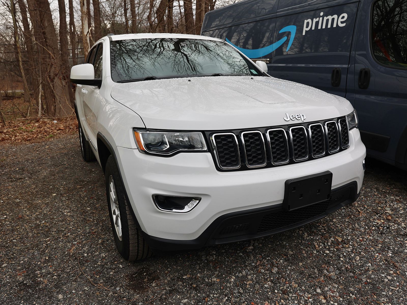 Photo view of 2020 Jeep Grand Cherokee in White