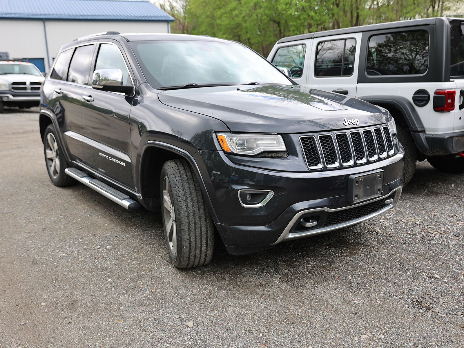 Photo view of 2015 Jeep Grand Cherokee in Gray