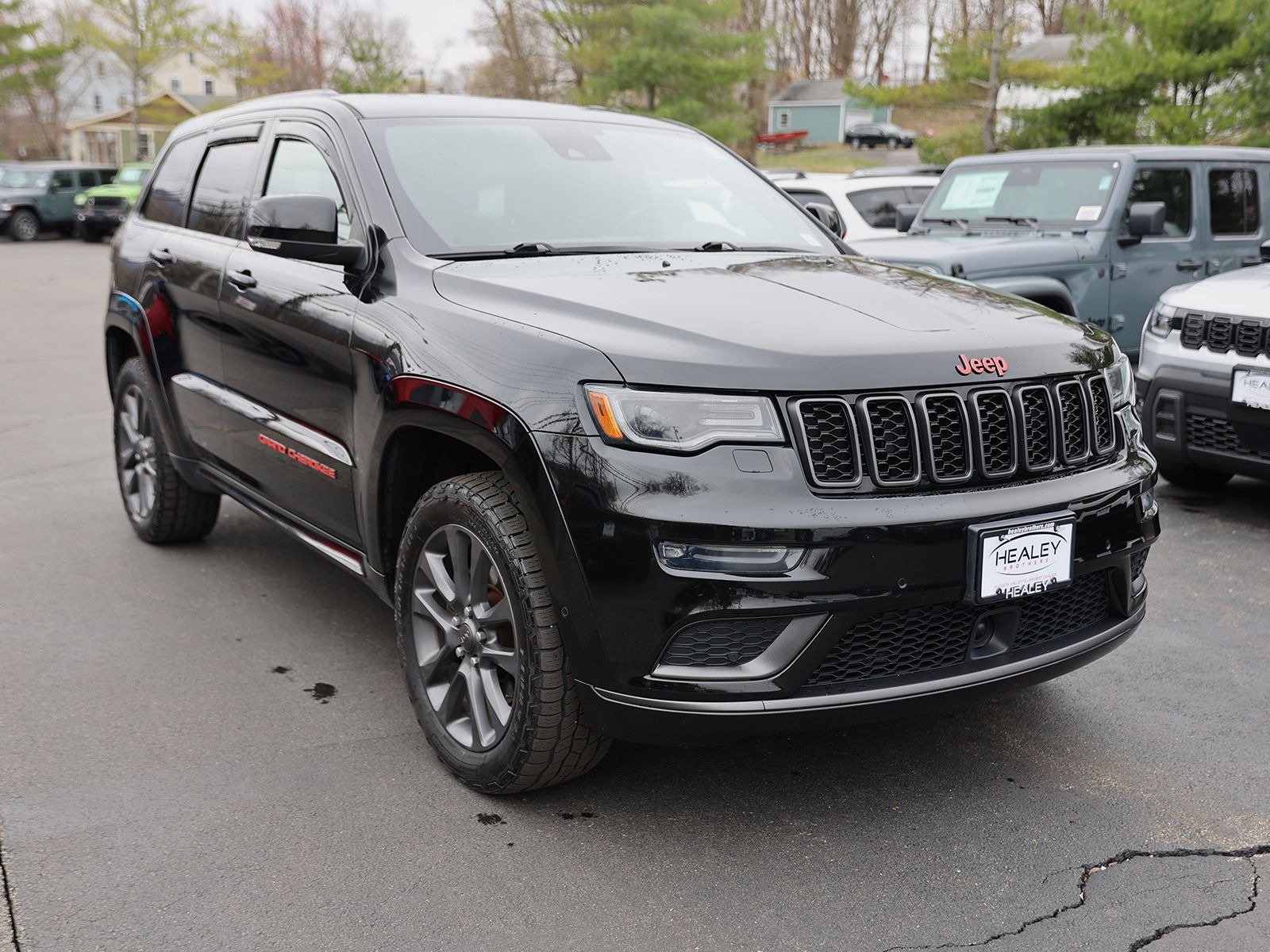Photo view of 2018 Jeep Grand Cherokee in Black