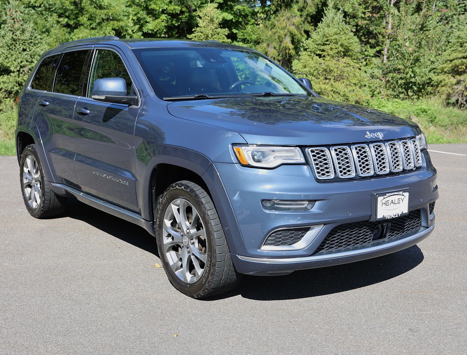 Photo view of 2021 Jeep Grand Cherokee in 