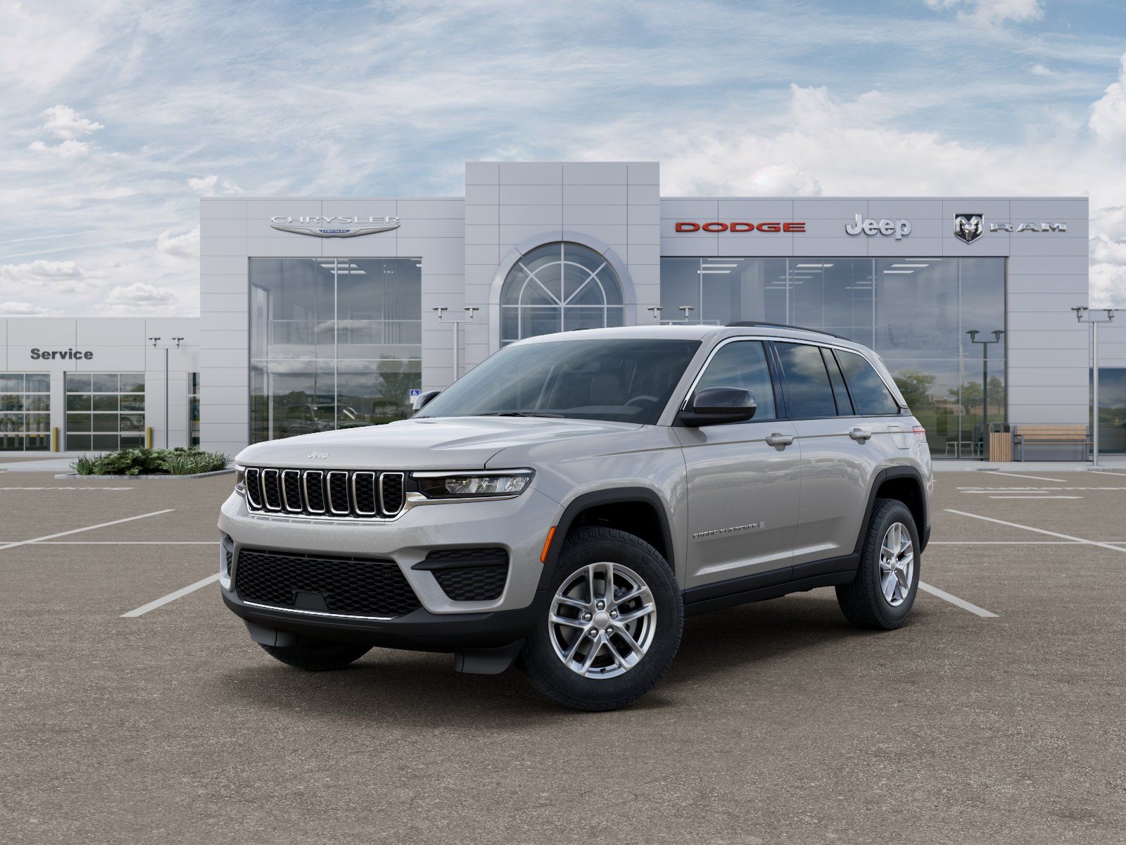 Photo view of 2026 Jeep Grand Cherokee in Silver