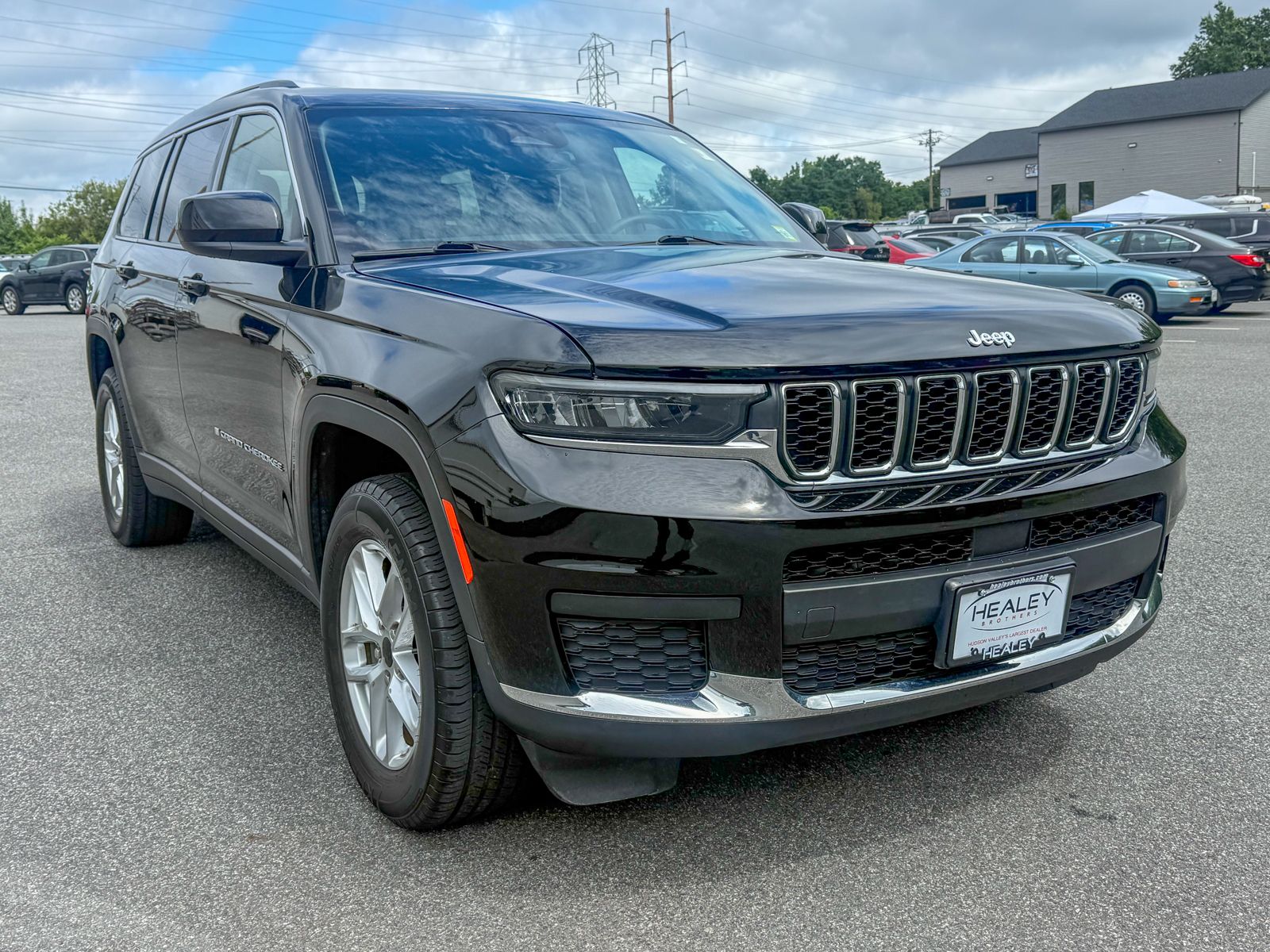Photo view of 2023 Jeep Grand Cherokee L in Black