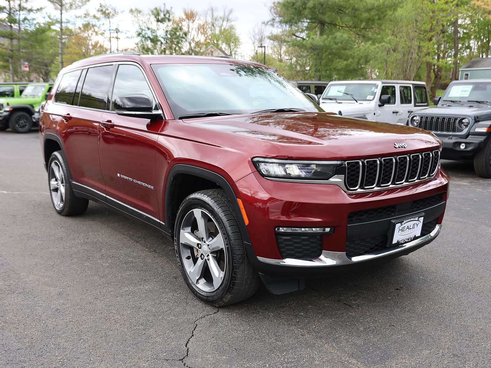 Photo view of 2021 Jeep Grand Cherokee L in Red