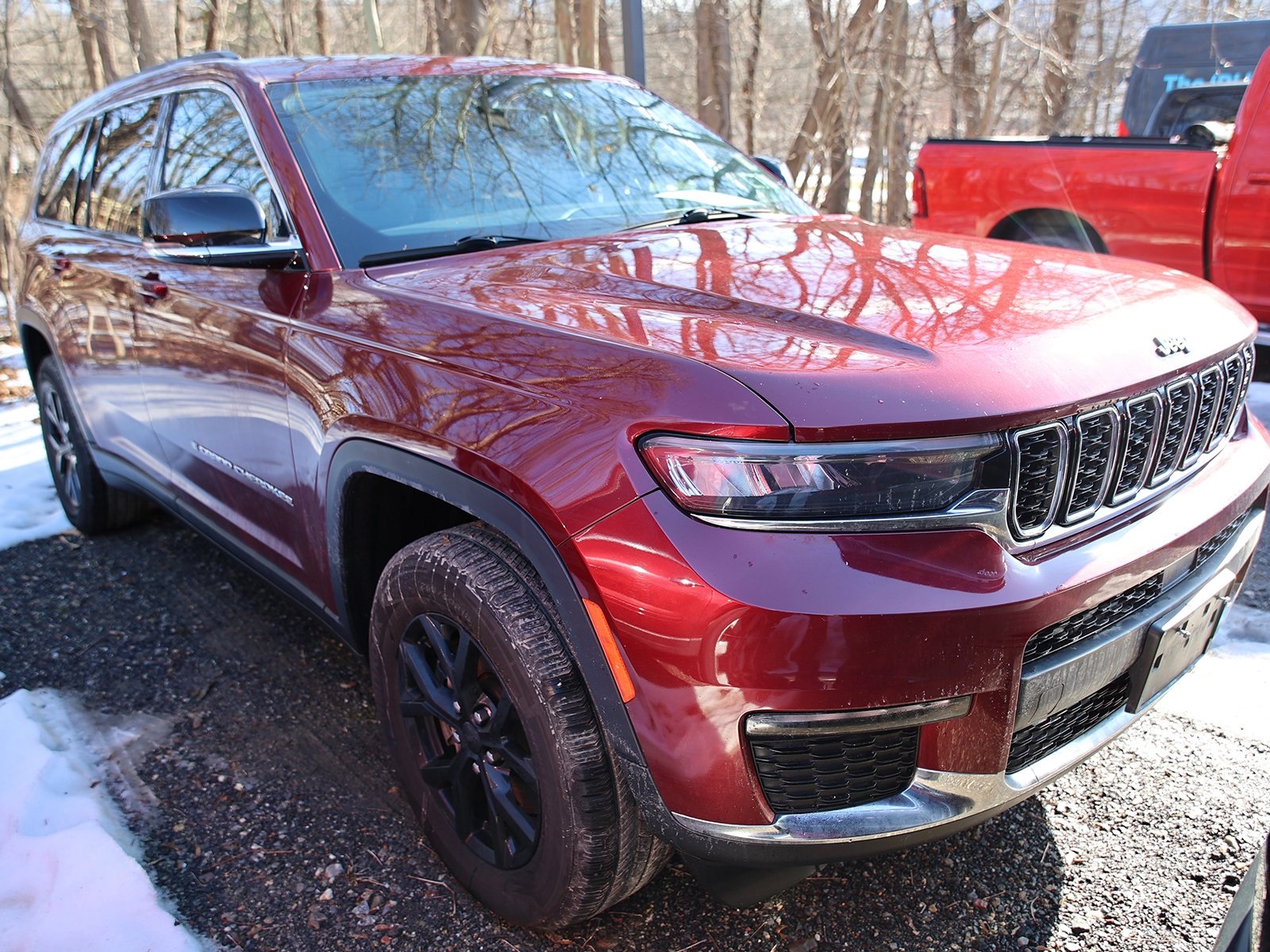 Photo view of 2021 Jeep Grand Cherokee L in Red