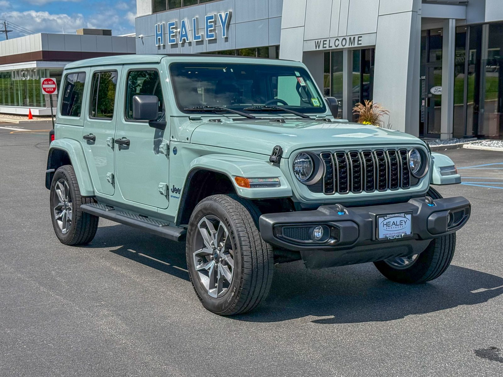Photo view of 2024 Jeep Wrangler 4xe in Gray