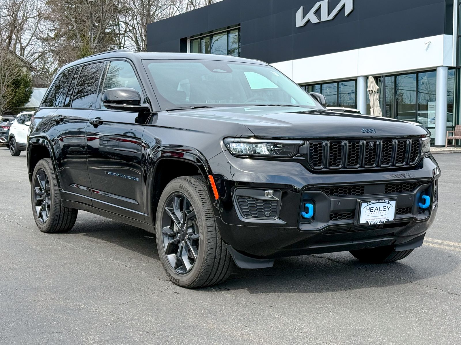 Photo view of 2023 Jeep Grand Cherokee 4xe in Black