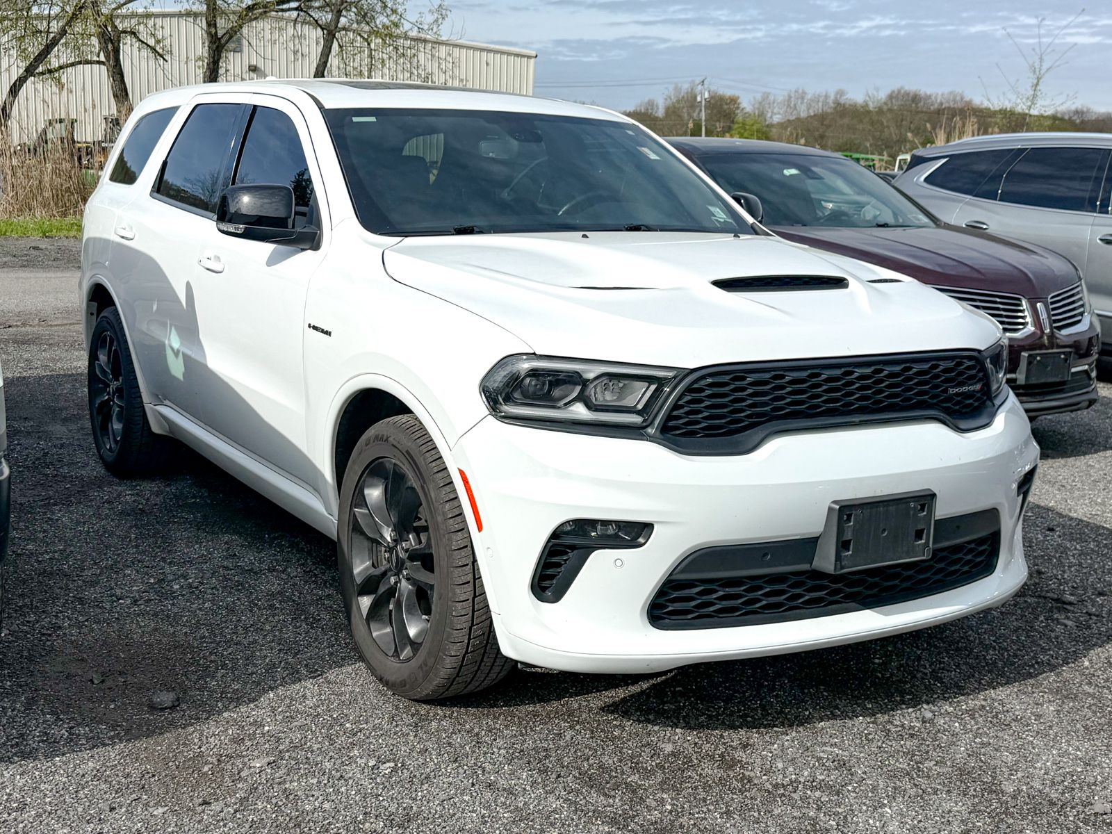 Photo view of 2021 Dodge Durango in White