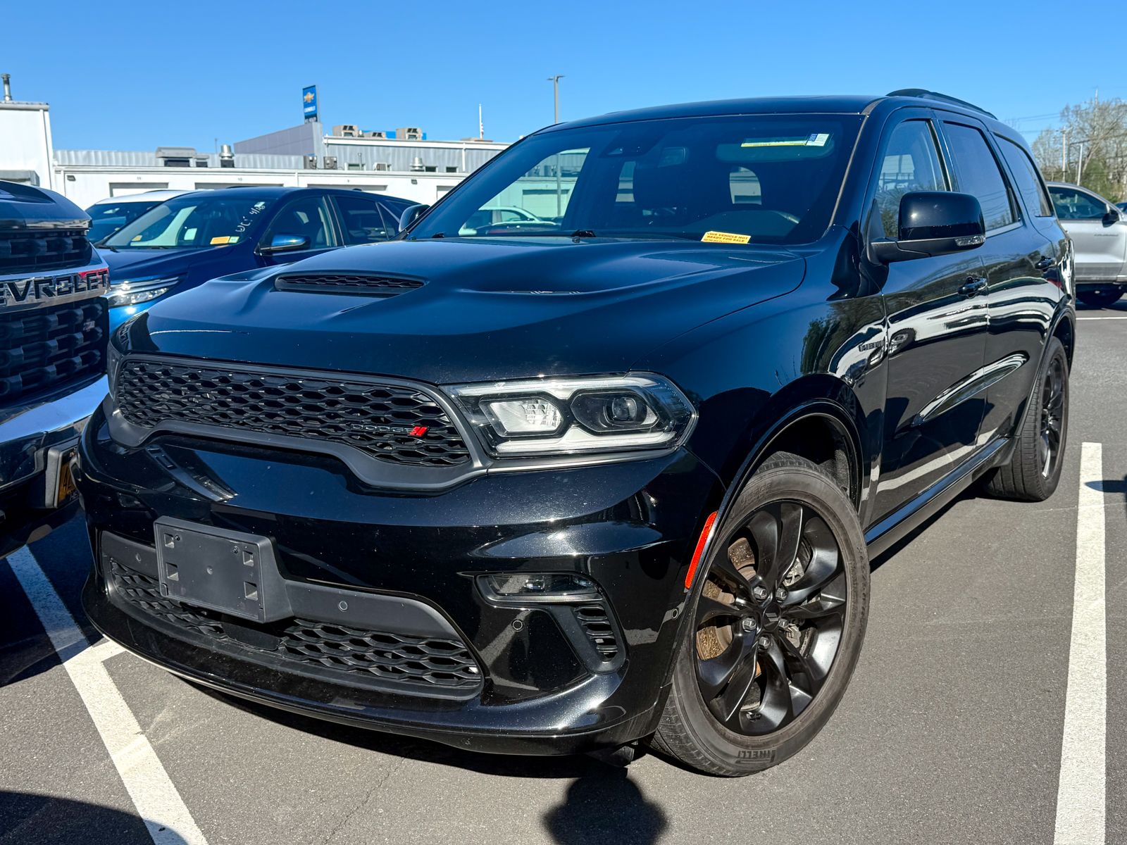 Photo view of 2023 Dodge Durango in Black