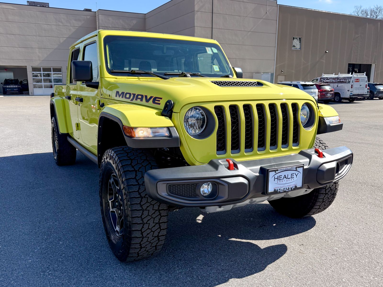 Photo view of 2023 Jeep Gladiator in Yellow