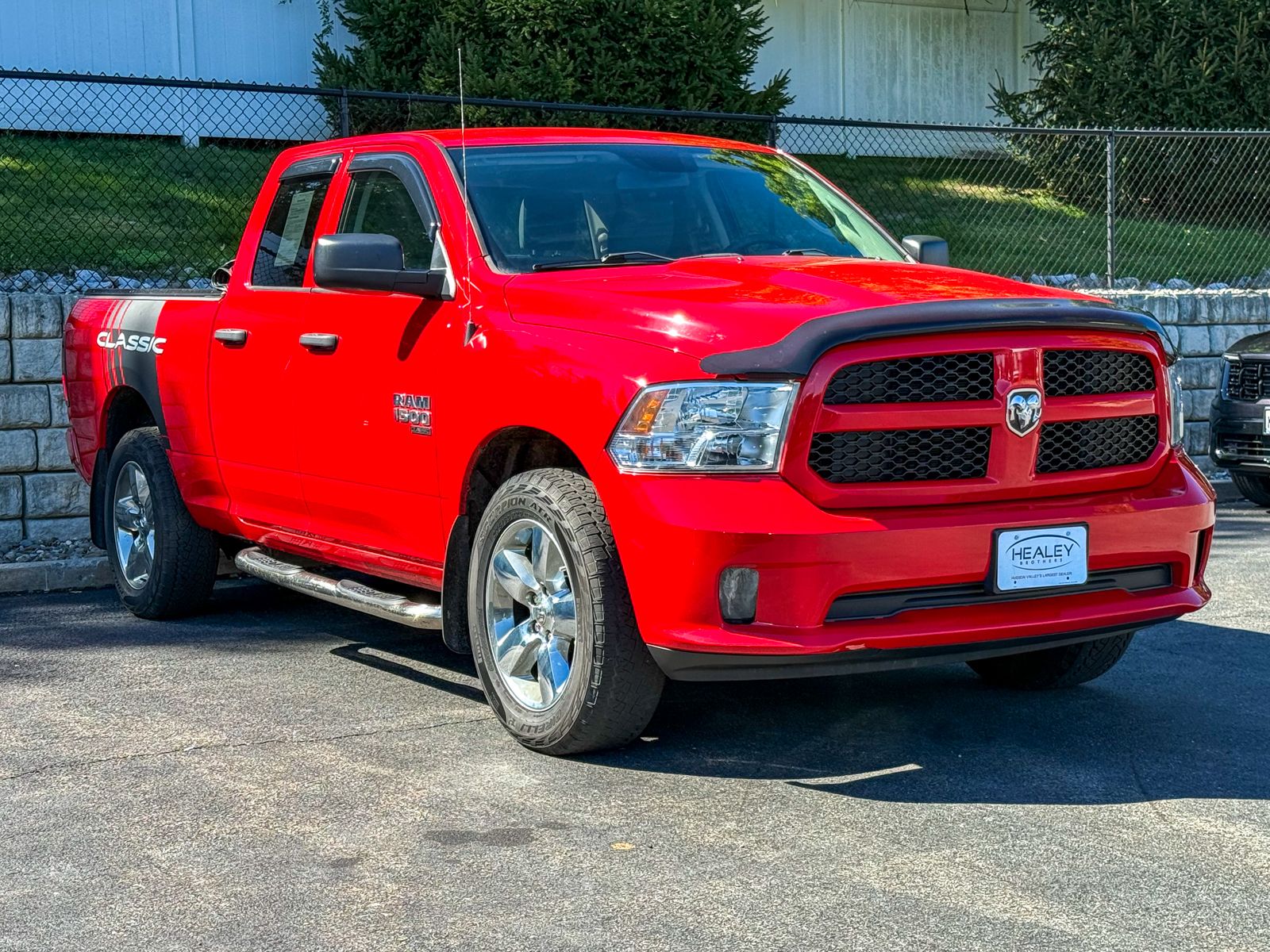 Photo view of 2019 Ram 1500 Classic in Red
