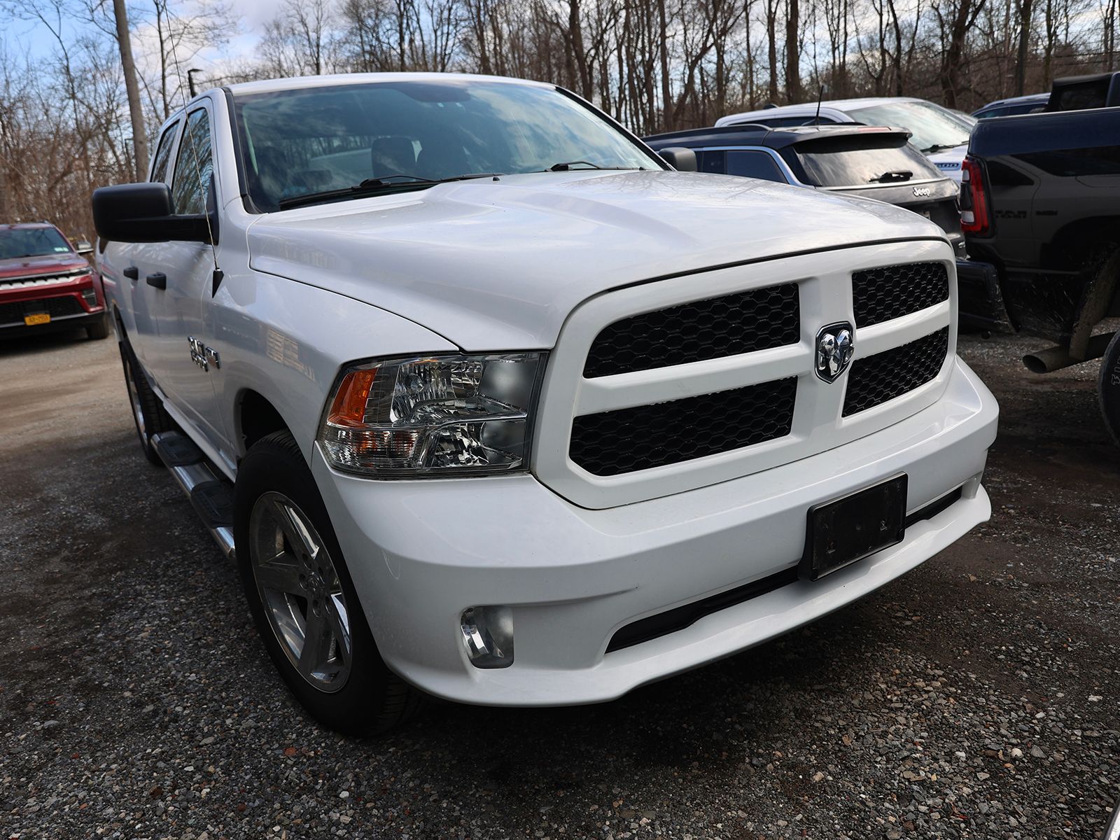 Photo view of 2018 Ram 1500 in White
