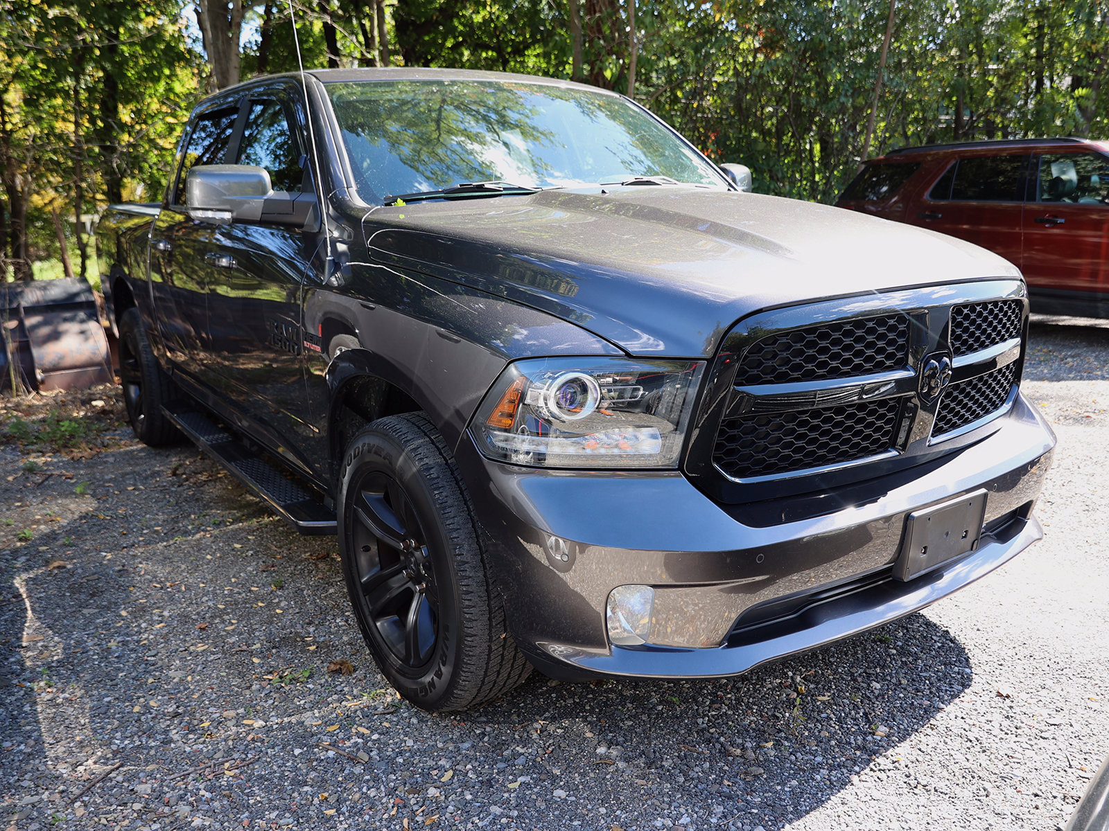 Photo view of 2018 Ram 1500 in Gray