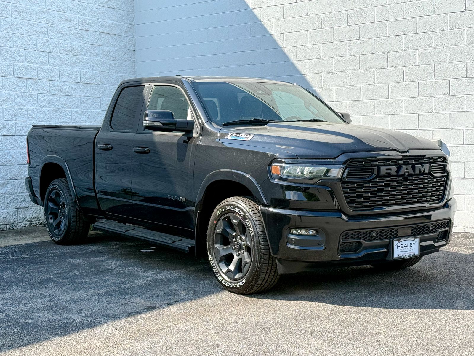 Photo view of 2025 Ram 1500 in Black