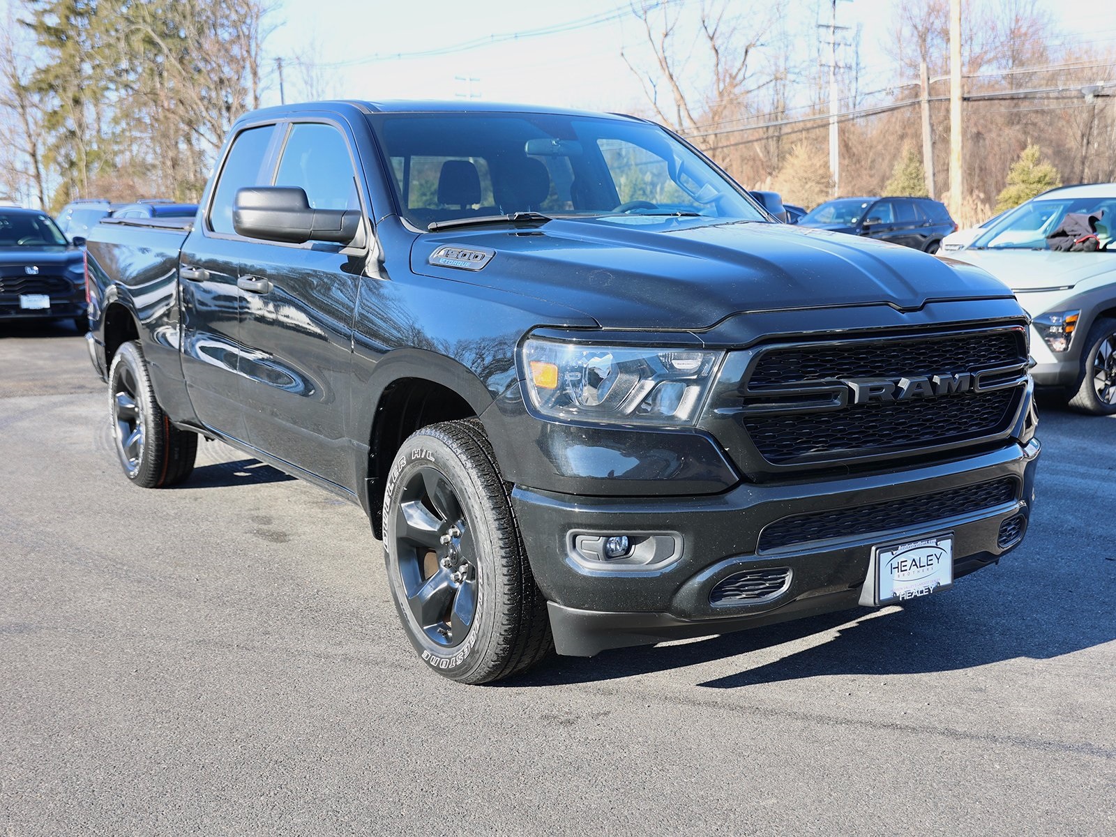 Photo view of 2023 Ram 1500 in Black