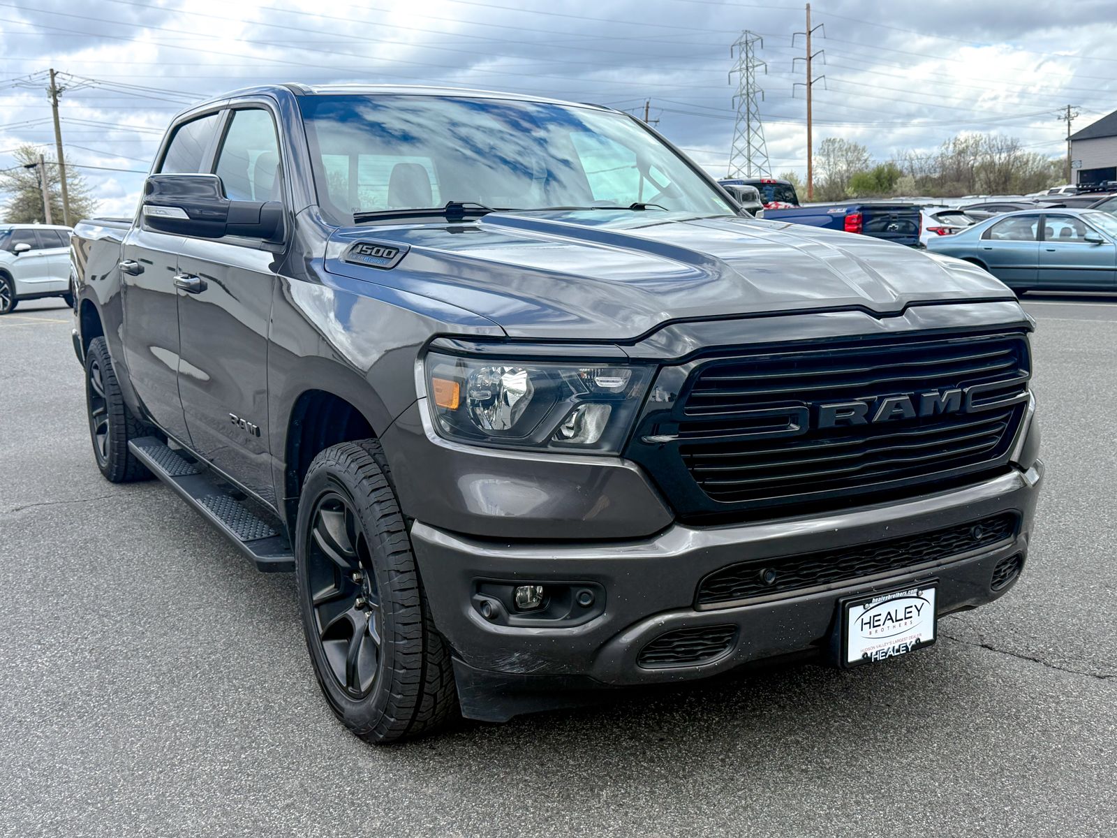 Photo view of 2021 Ram 1500 in Gray