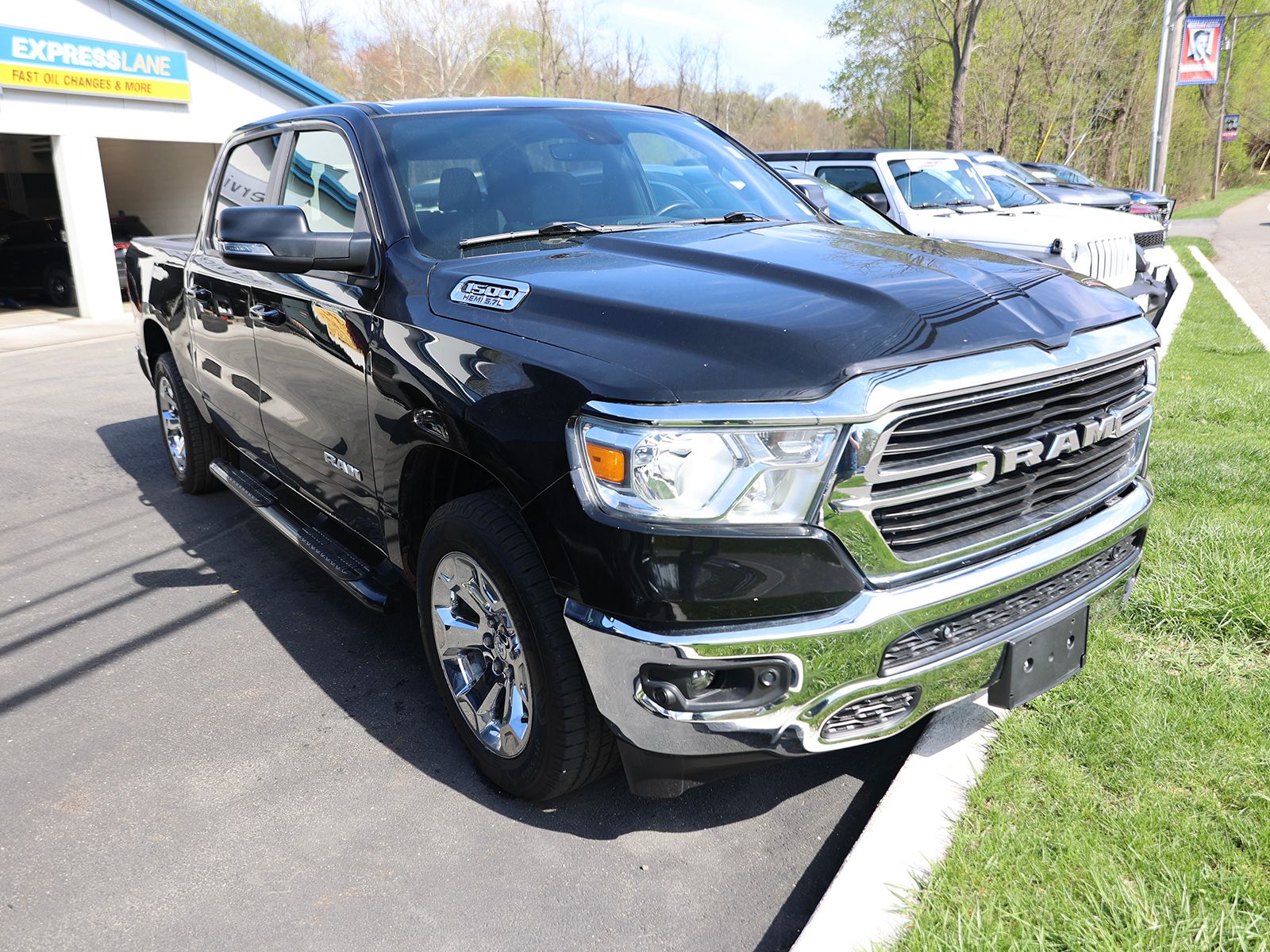 Photo view of 2021 Ram 1500 in Black