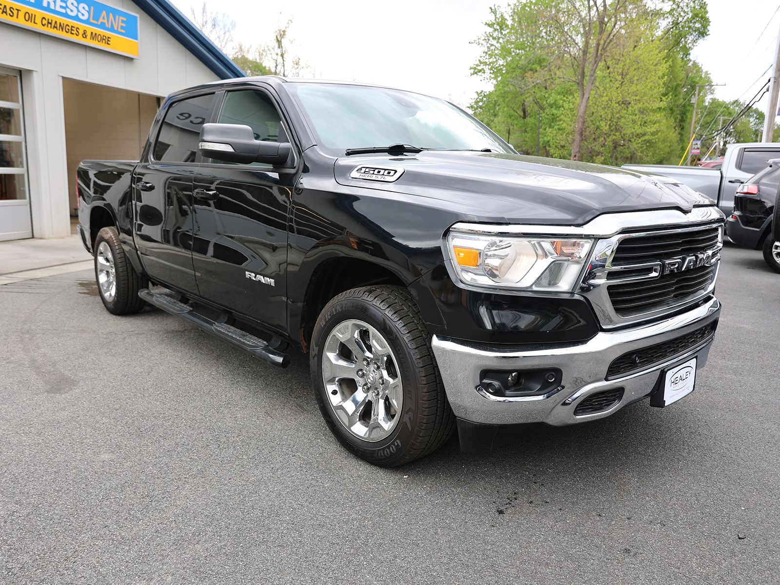 Photo view of 2021 Ram 1500 in Black