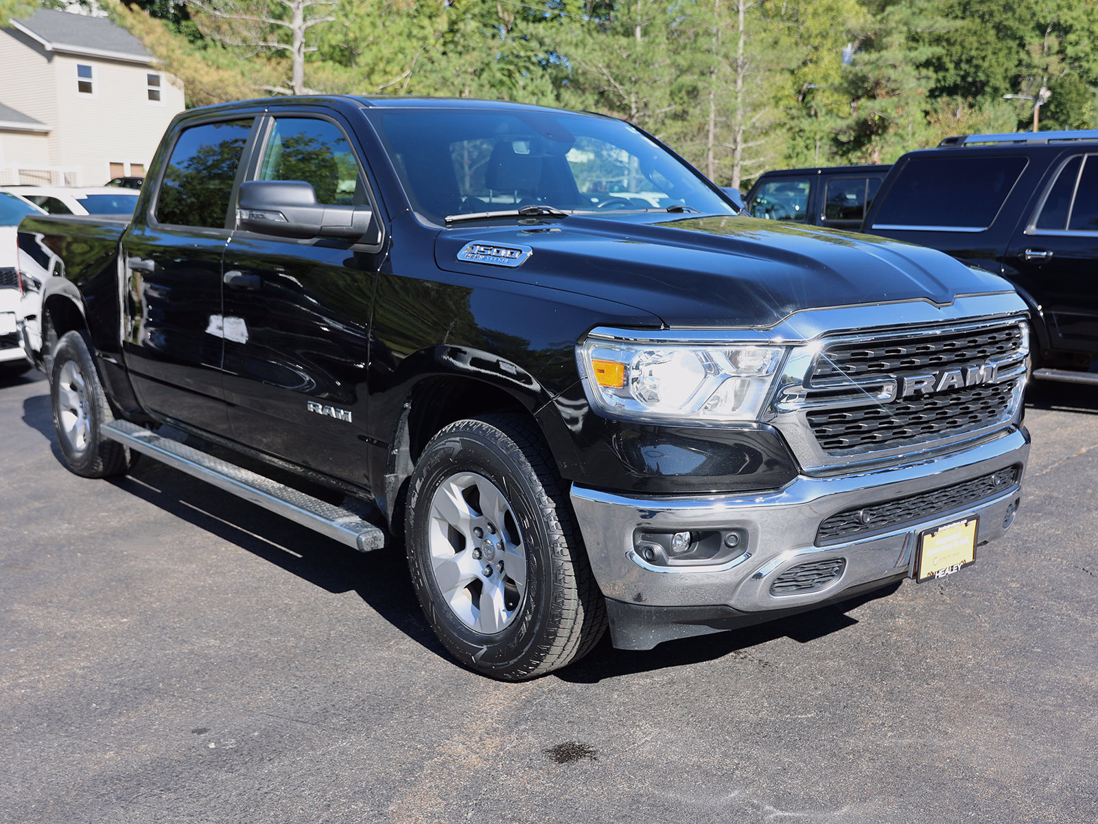 Photo view of 2023 Ram 1500 in Black