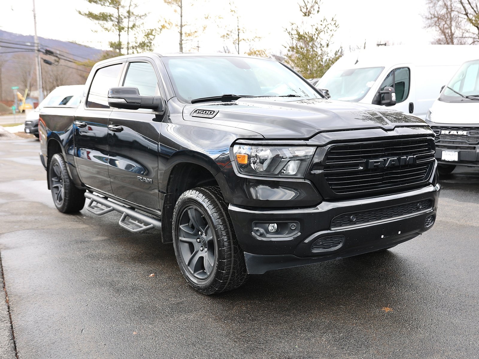 Photo view of 2020 Ram 1500 in Black