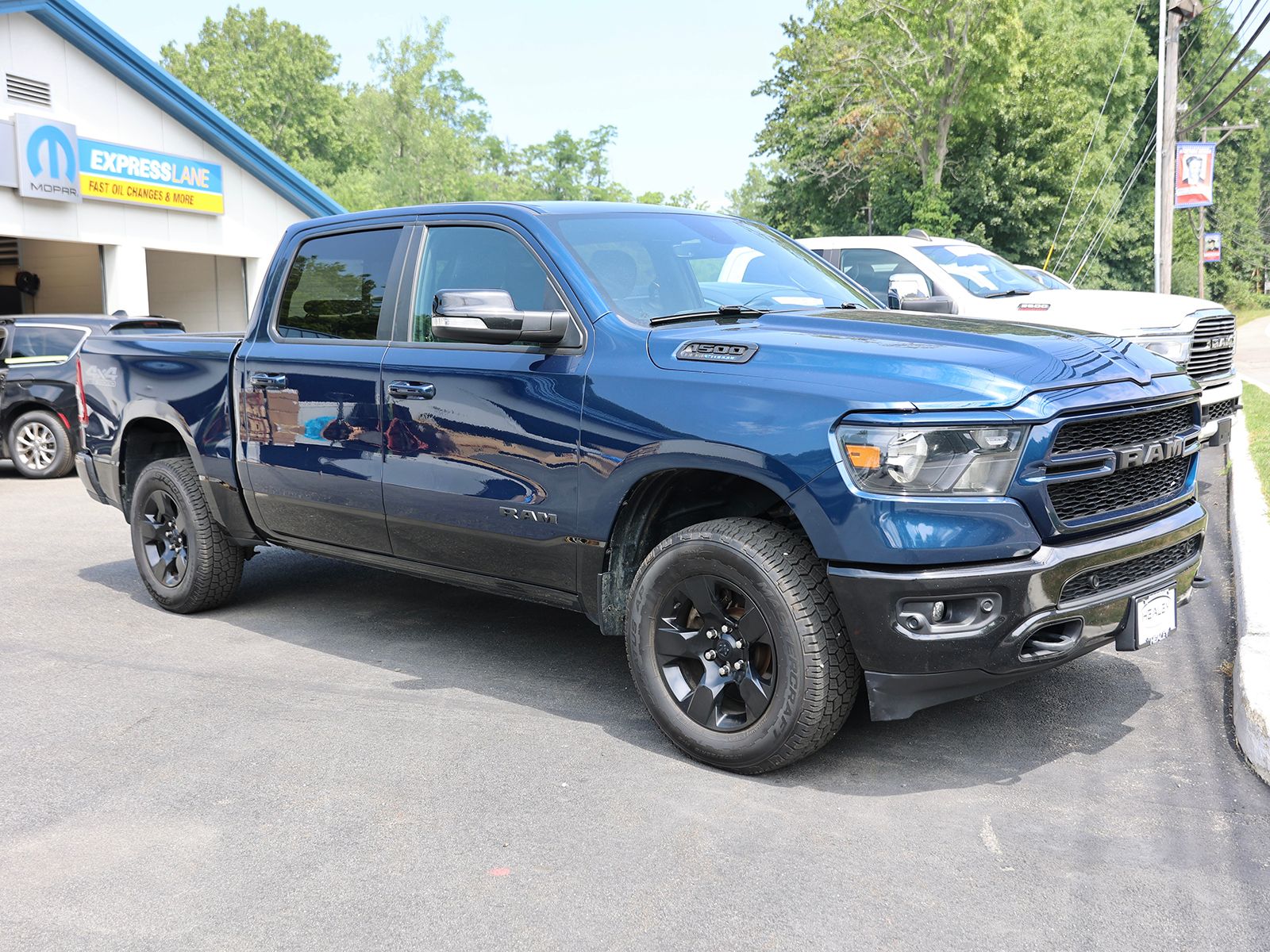 Photo view of 2022 Ram 1500 in Blue