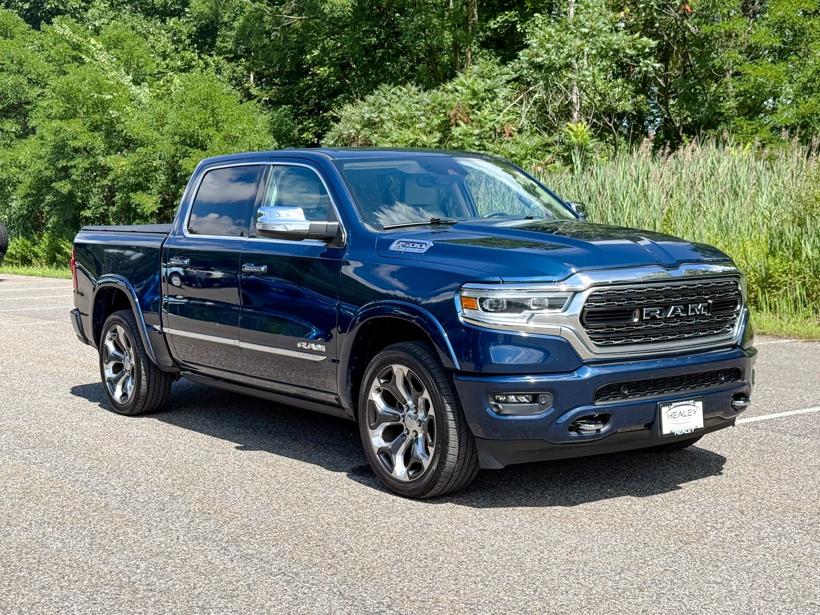 Photo view of 2022 Ram 1500 in Blue