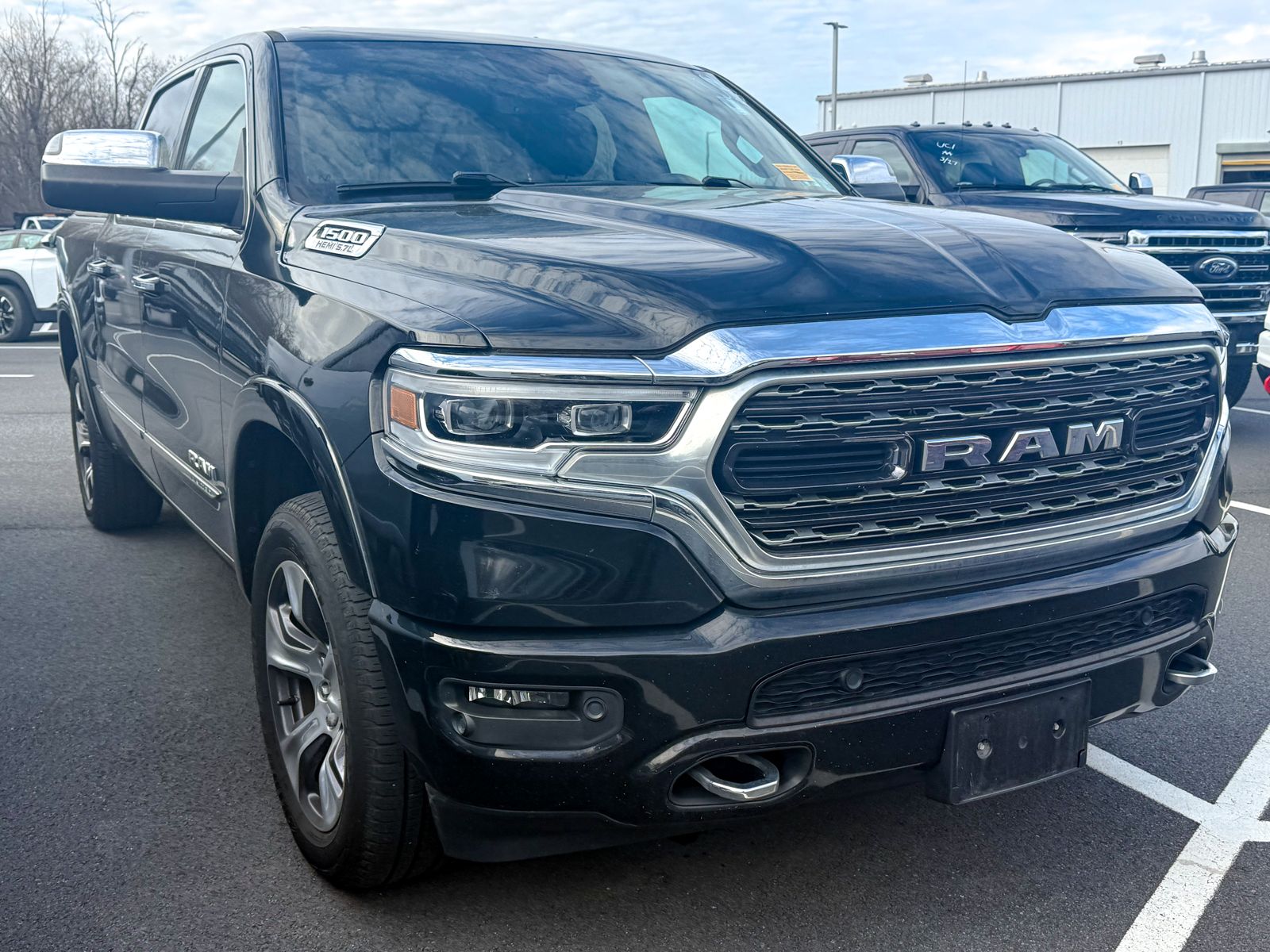 Photo view of 2019 Ram 1500 in Black