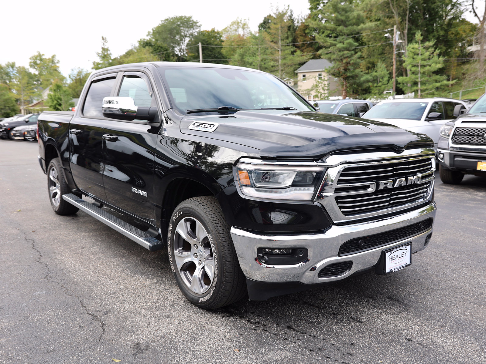 Photo view of 2024 Ram 1500 in Black
