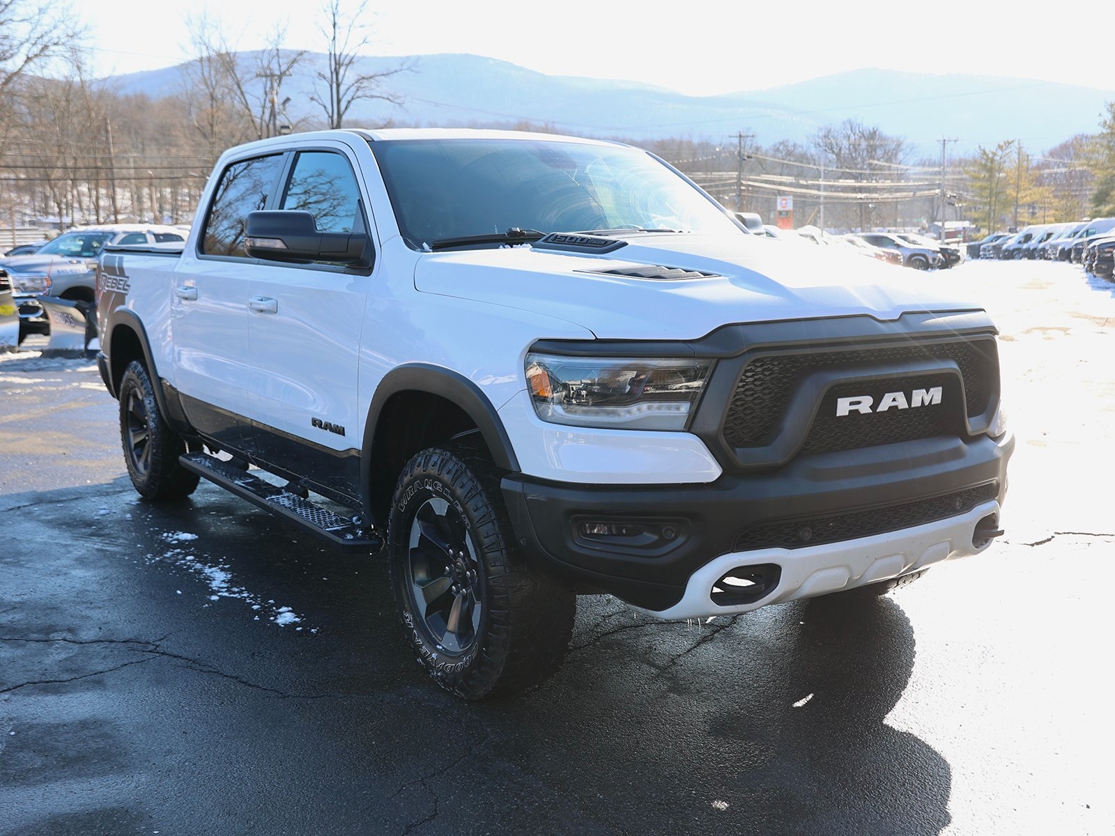 Photo view of 2020 Ram 1500 in White