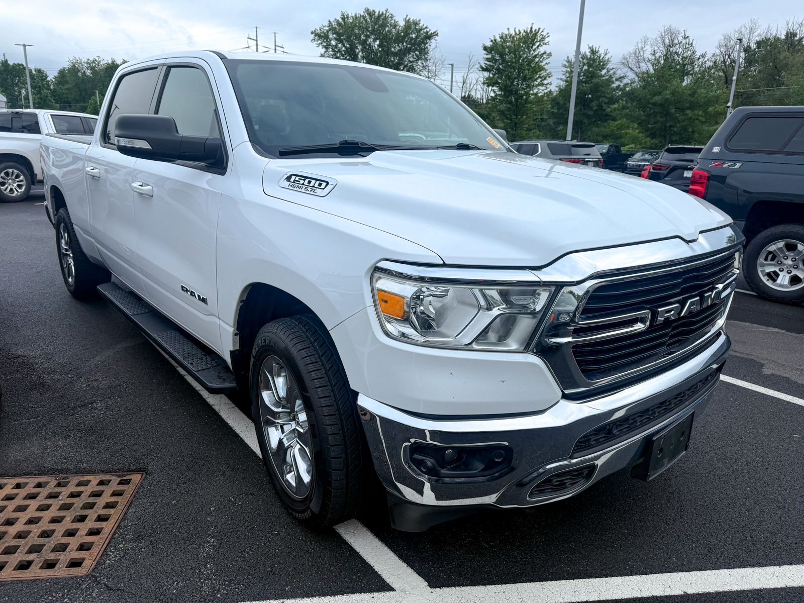 Photo view of 2021 Ram 1500 in White