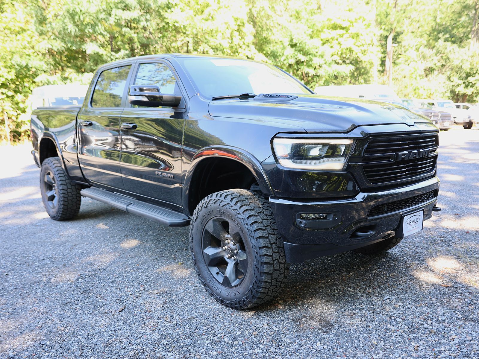 Photo view of 2022 Ram 1500 in Black