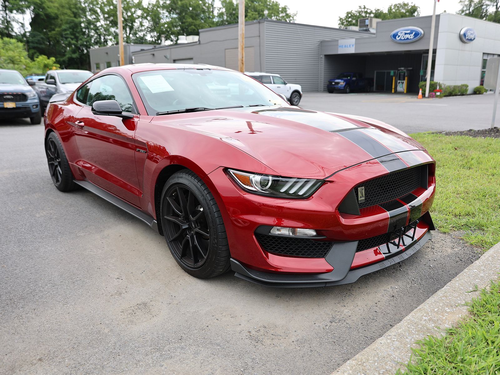 Photo view of 2019 Ford Mustang in Red