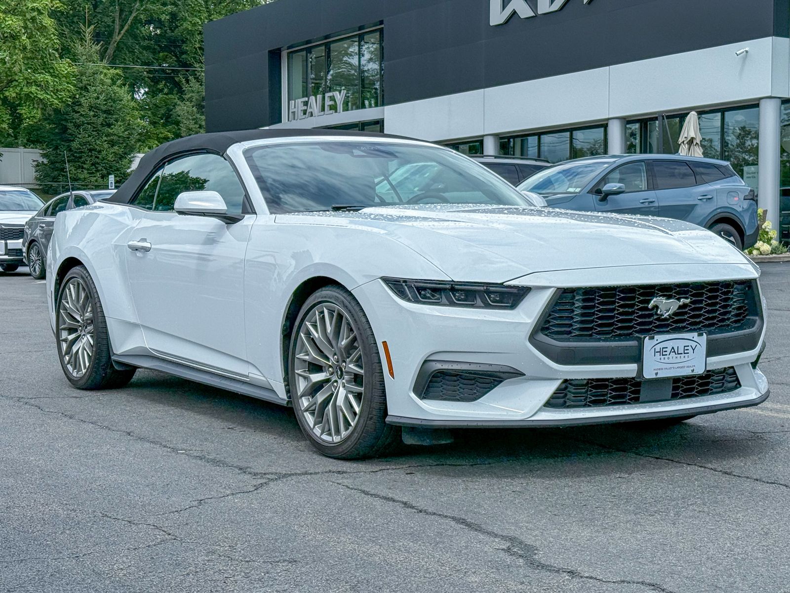 Photo view of 2026 Ford Mustang in White