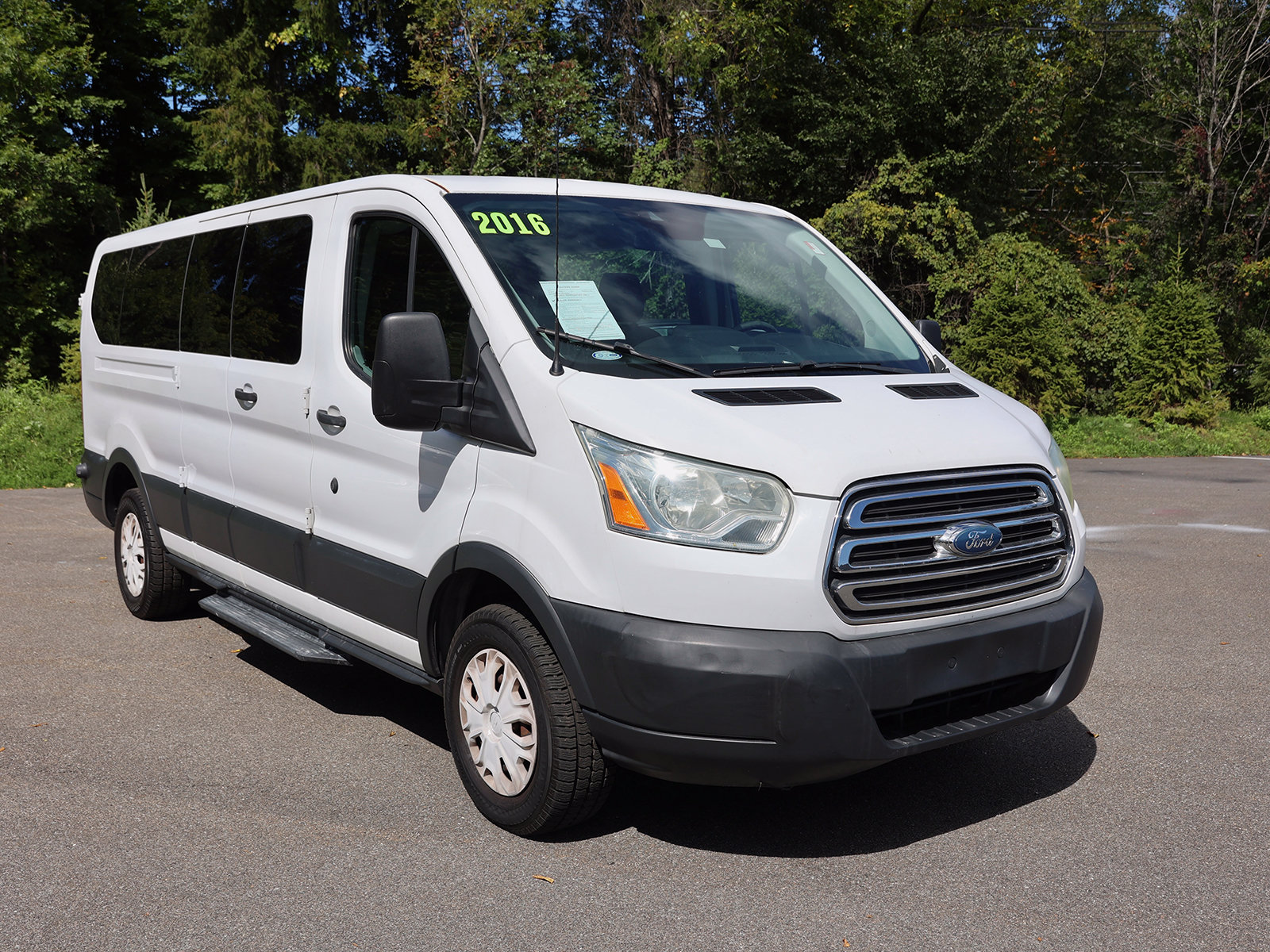 Photo view of 2016 Ford Transit in White