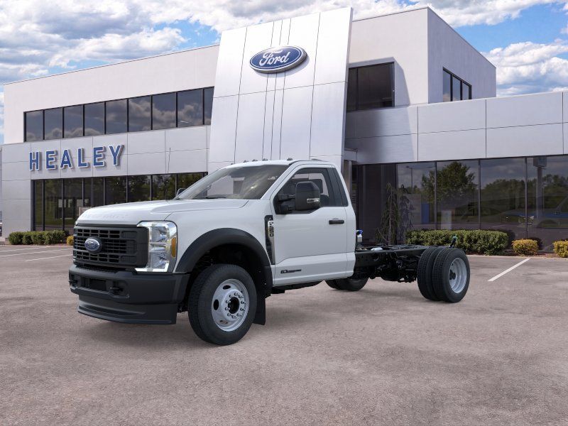 Photo view of 2026 Ford Super Duty Chassis Cab in White