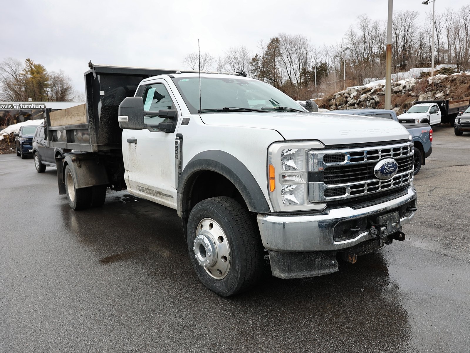 Photo view of 2023 Ford Super Duty F-600 DRW in White