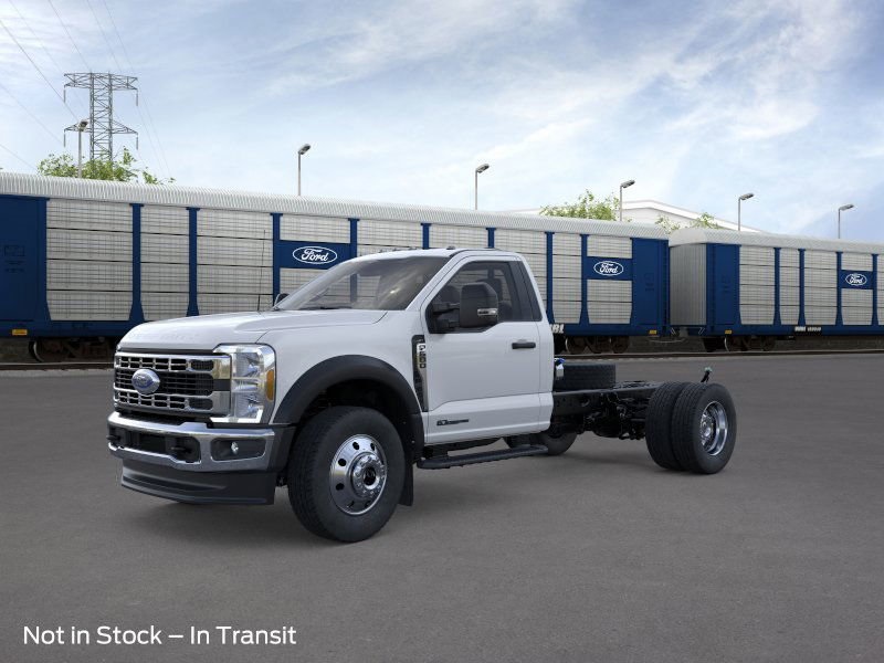 Photo view of 2026 Ford Super Duty Chassis Cab in White
