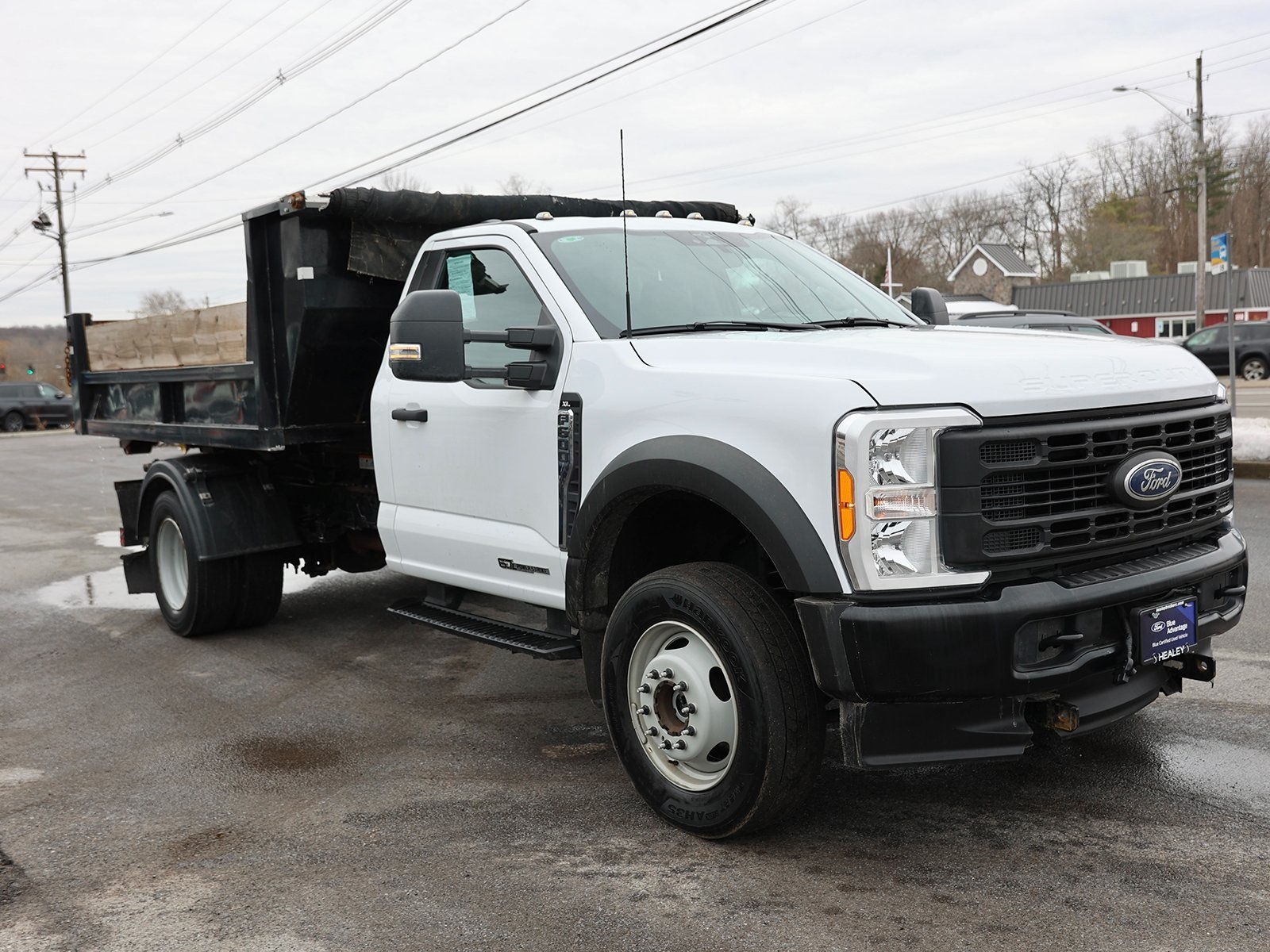 Photo view of 2023 Ford Super Duty F-600 DRW in White